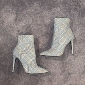 Steve Madden Plaid Ankle Boot!